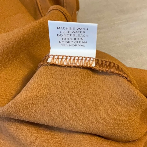 Elegant Ruffled Sleeveless Blouse - Brown - Picture 8 of 8